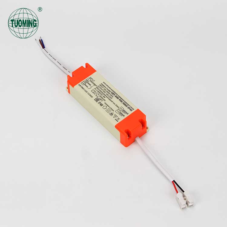 Fonte de alimentação para luz de emergência
